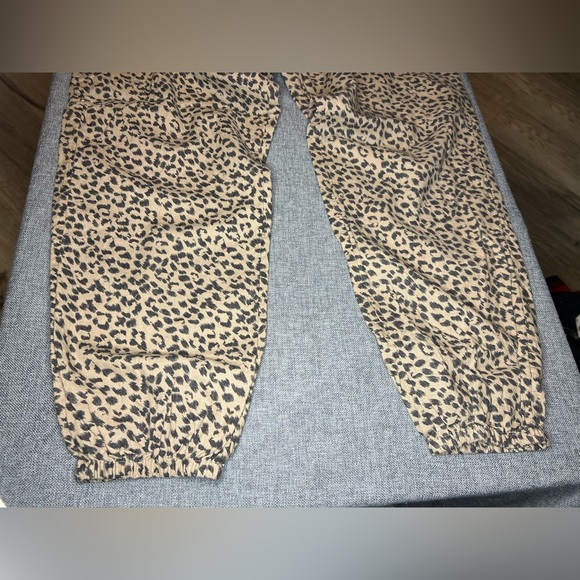 Aerie Joggers-Cheetah - Picture 3 of 6